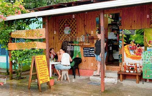 How Many People Visit Retail Coffee Shops in Costa Rica?